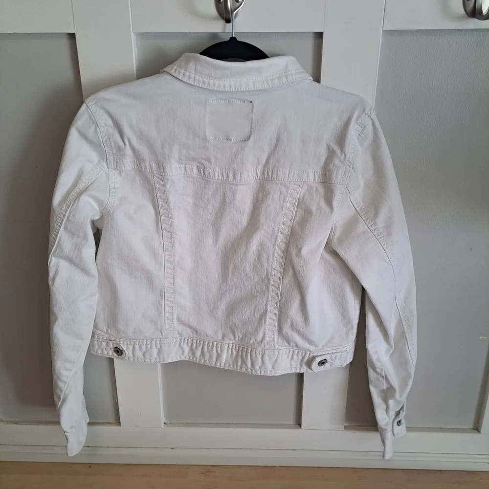 Maurices Girls White Denim Jacket – Size XL